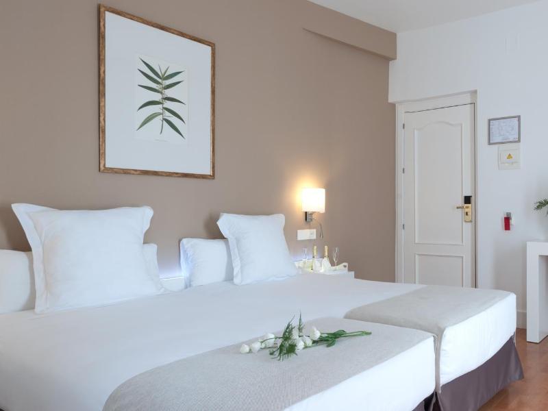Alcazar Hotel