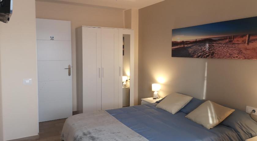Hostal Mari en La Laguna, alquiler habitacion privada en hostal, 6 habitaciones cerca de la universi