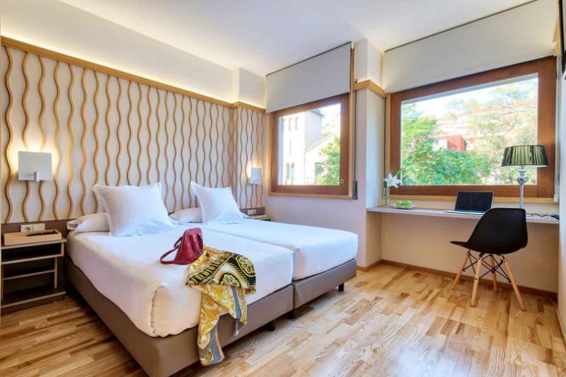 Aparthotel Bonanova Suites