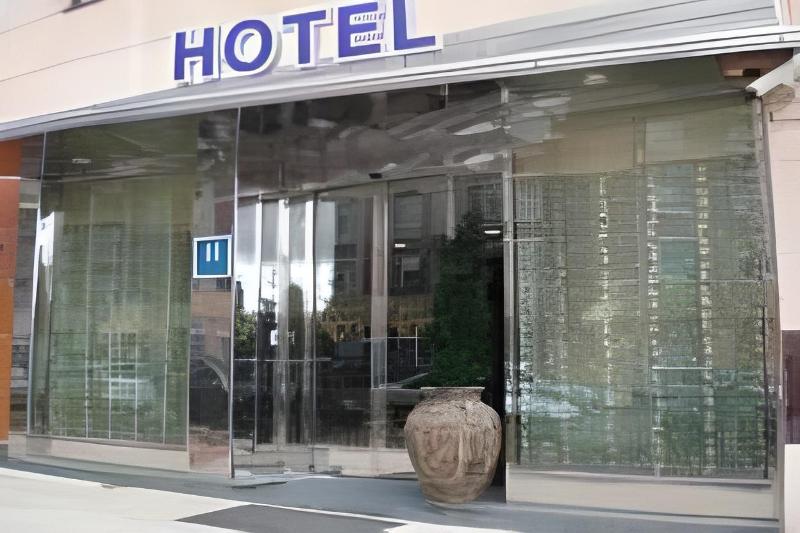 Hotel Confort BRASEROS