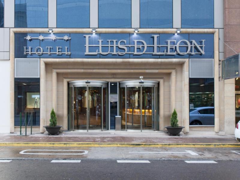 Silken Luis de León